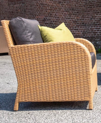 5 zits Bamboe kleur wicker Loungebank met Antraciet Grijze Allweather Kussens + stoel.